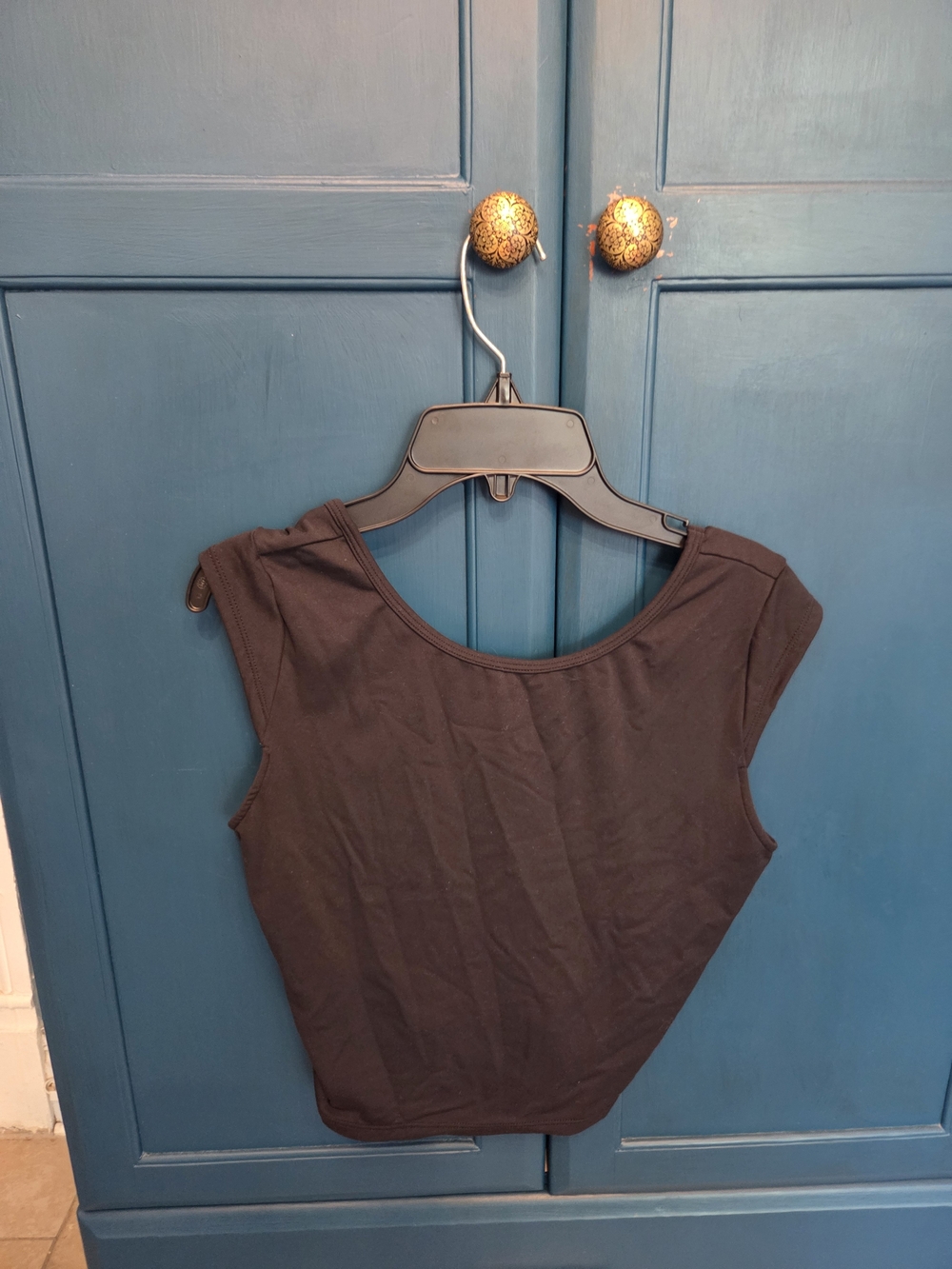 HALARA Black Scoop Crop Tank